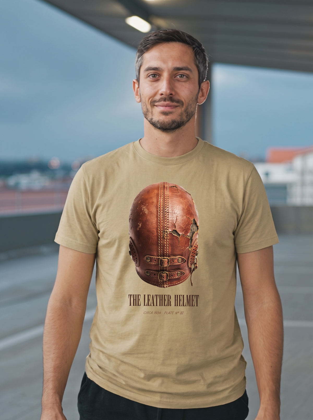 Retro Helmet Icon T-Shirt - Khaki (lifestyle)